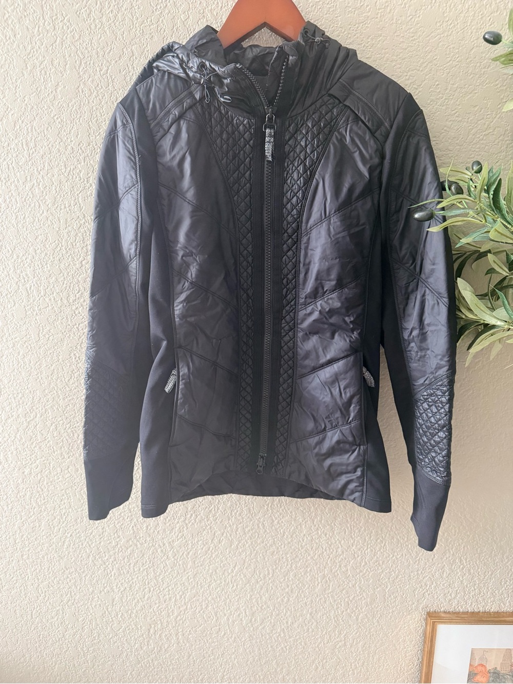 Athleta Black Quilted Hybrid Hooded Jacket Full Zip Size M